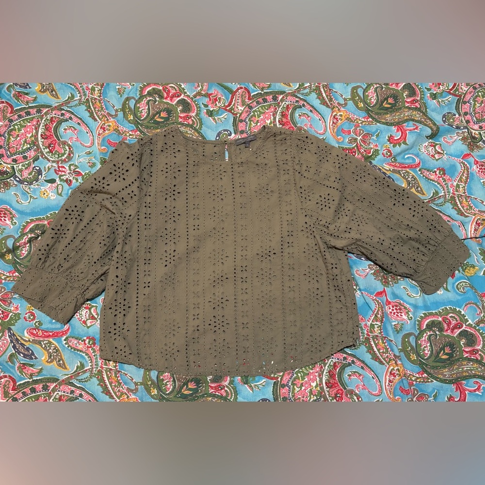 PIAZZA DEL TEMPO made in Italy SAGE GREEN 3/4 sleeve EYELET top SIZE LARGE